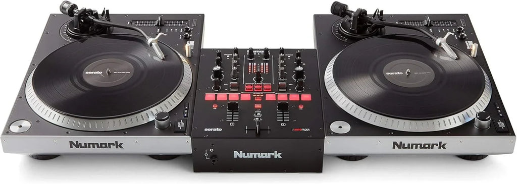 Numark Scratch - Zweikanal DJ Scratch Mixer mit Serato DJ Pro, Innofader Crossfader, DVS-Lizenz, 6 Direktzugriffseffektwählern und Performance Pads